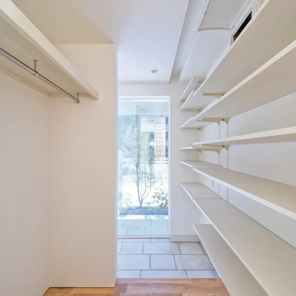 gallery-item