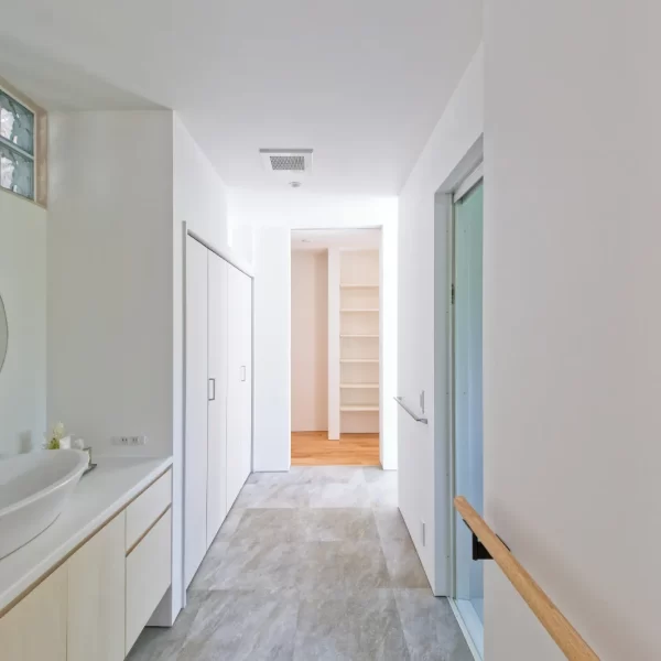 gallery-item