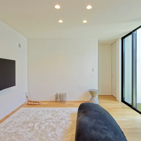 gallery-item