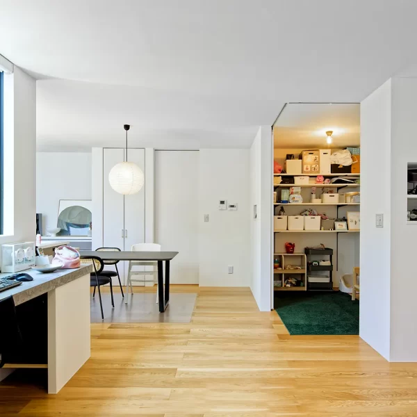 gallery-item