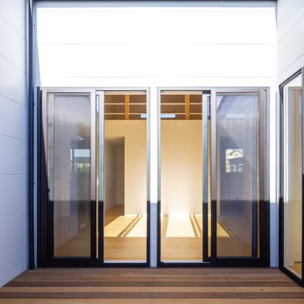 gallery-item