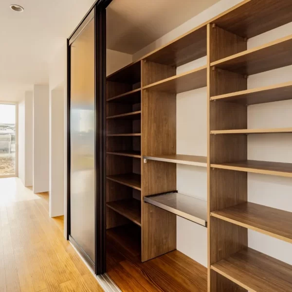 gallery-item