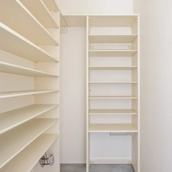 gallery-item